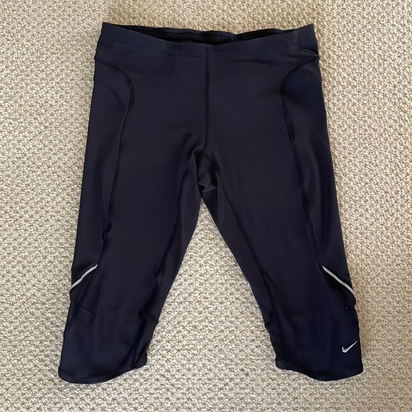 Nike capris - Picture 1 of 3